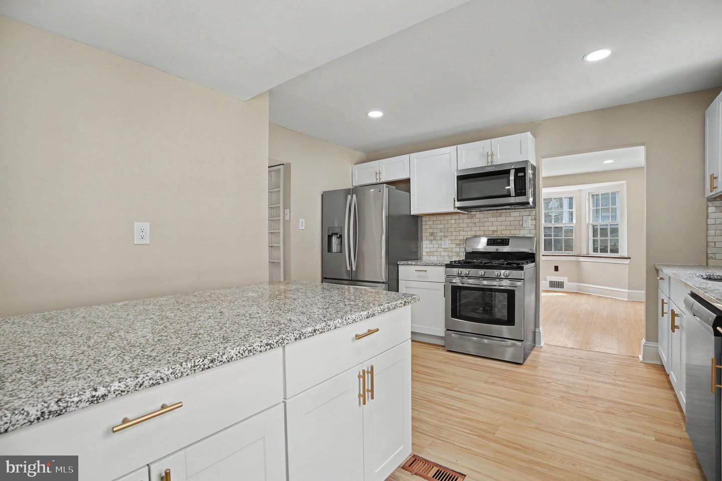 407 Beverly Blvd Property Photo 11