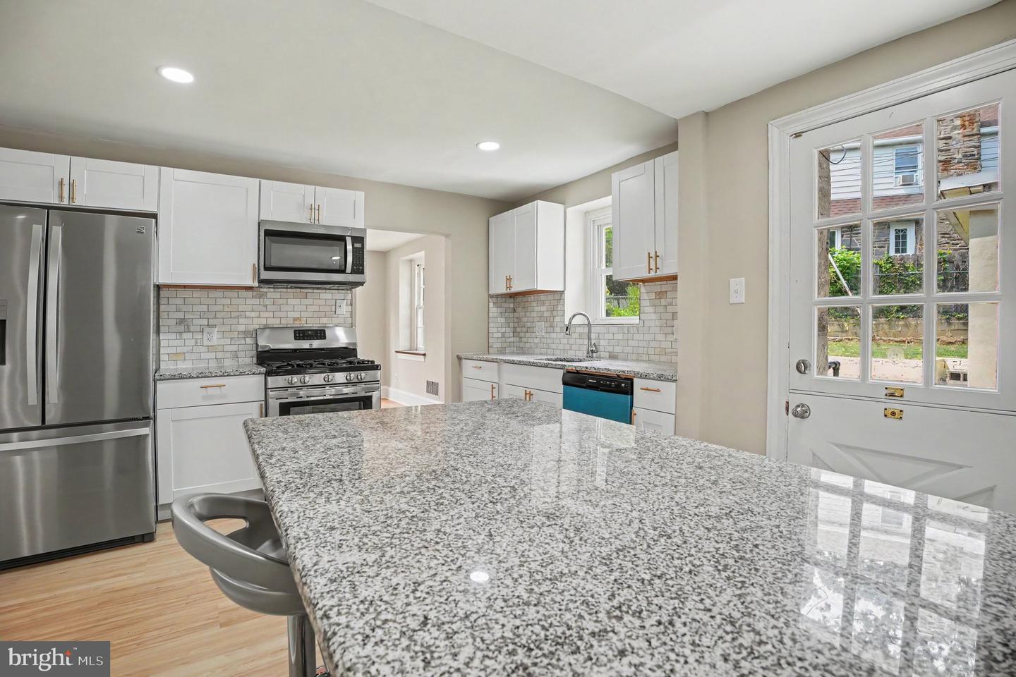 407 Beverly Blvd Property Photo 12