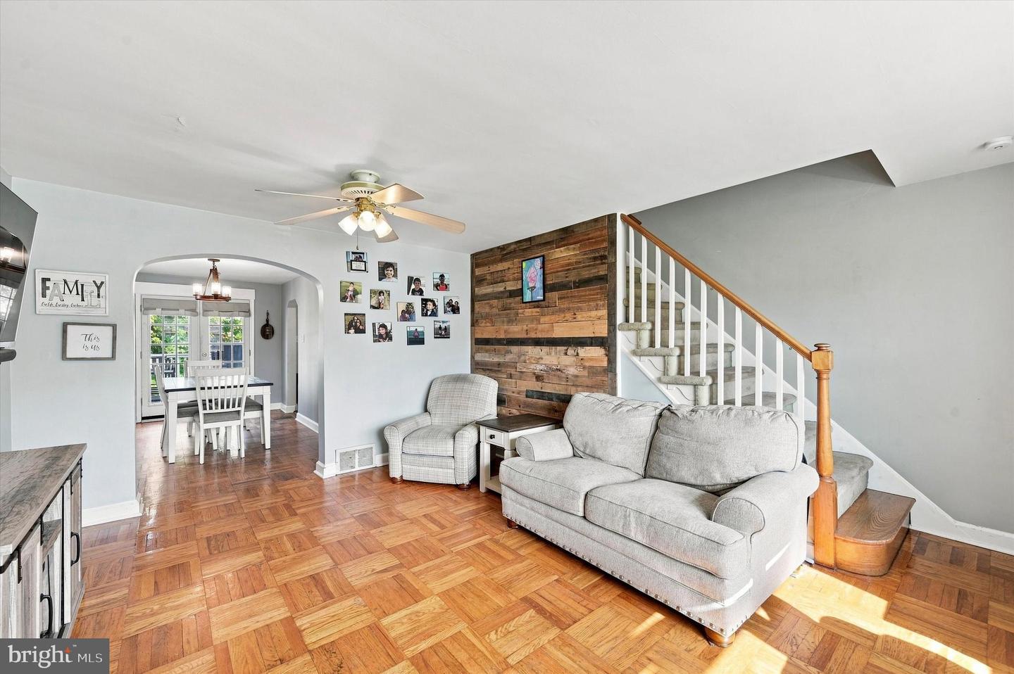 507 Perry St Property Photo 3