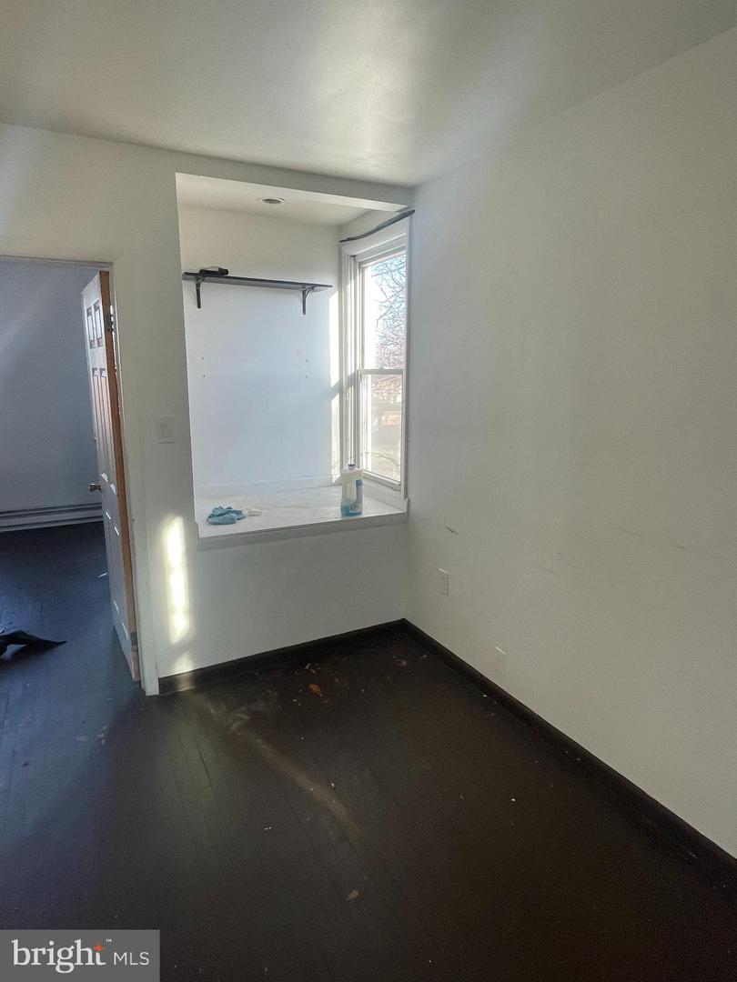 2723-2725 W 3rd St #1f Property Photo 7