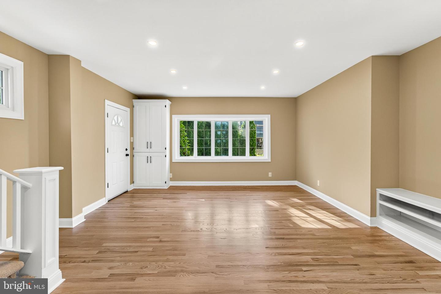 448 Radnor St Property Photo 10