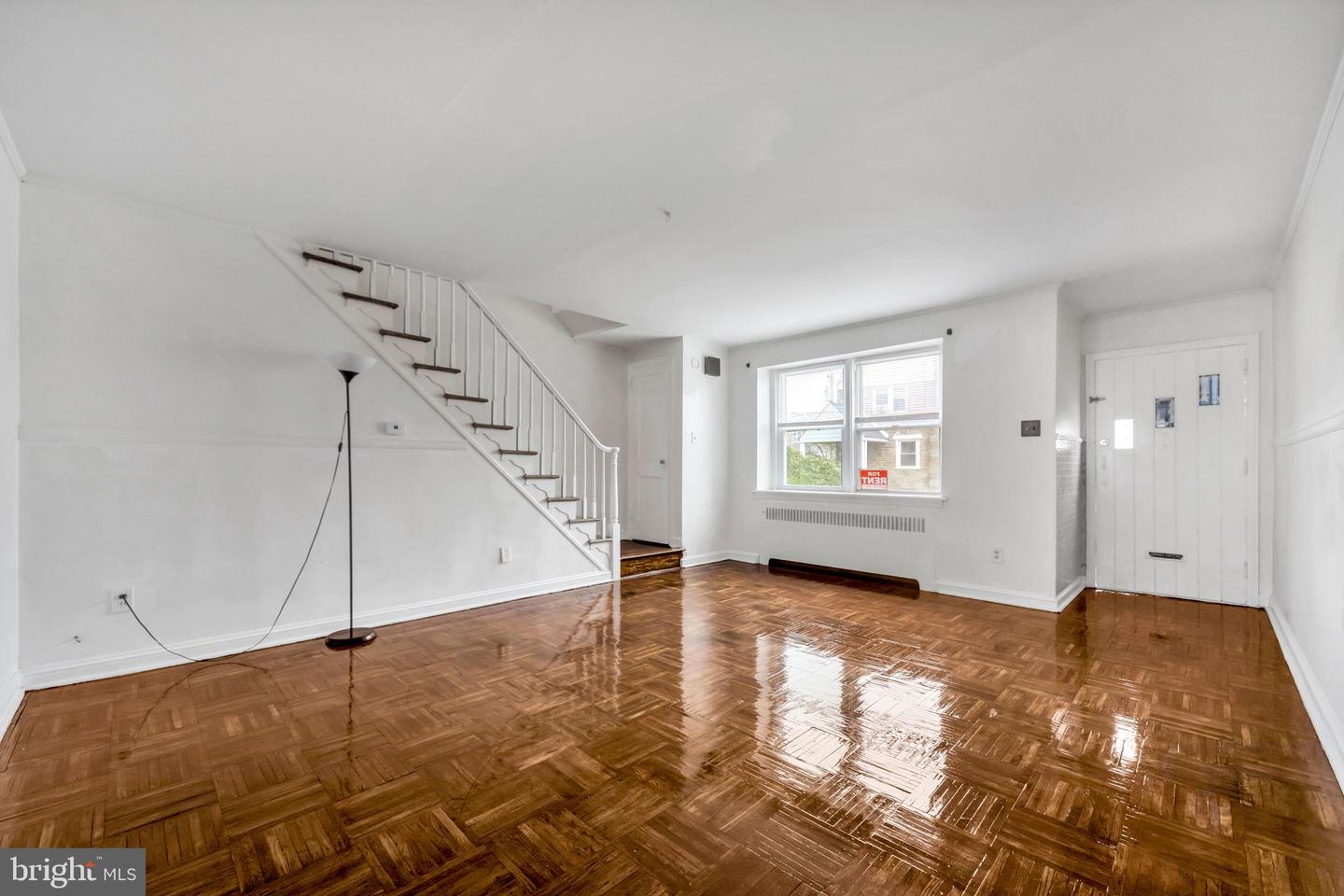 6846 Radbourne Rd Property Photo 3