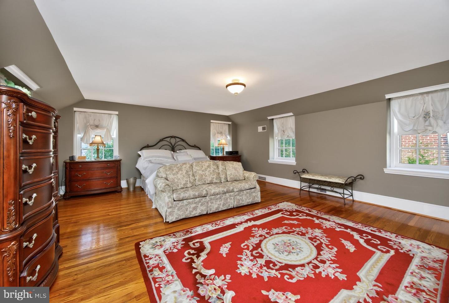 319 Wayne Ave Property Photo 18