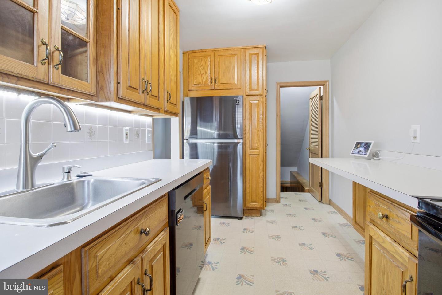 731 Eddystone Ave Property Photo 10