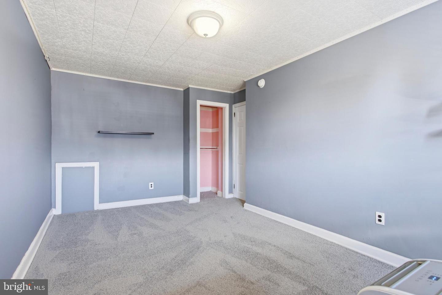 731 Eddystone Ave Property Photo 15