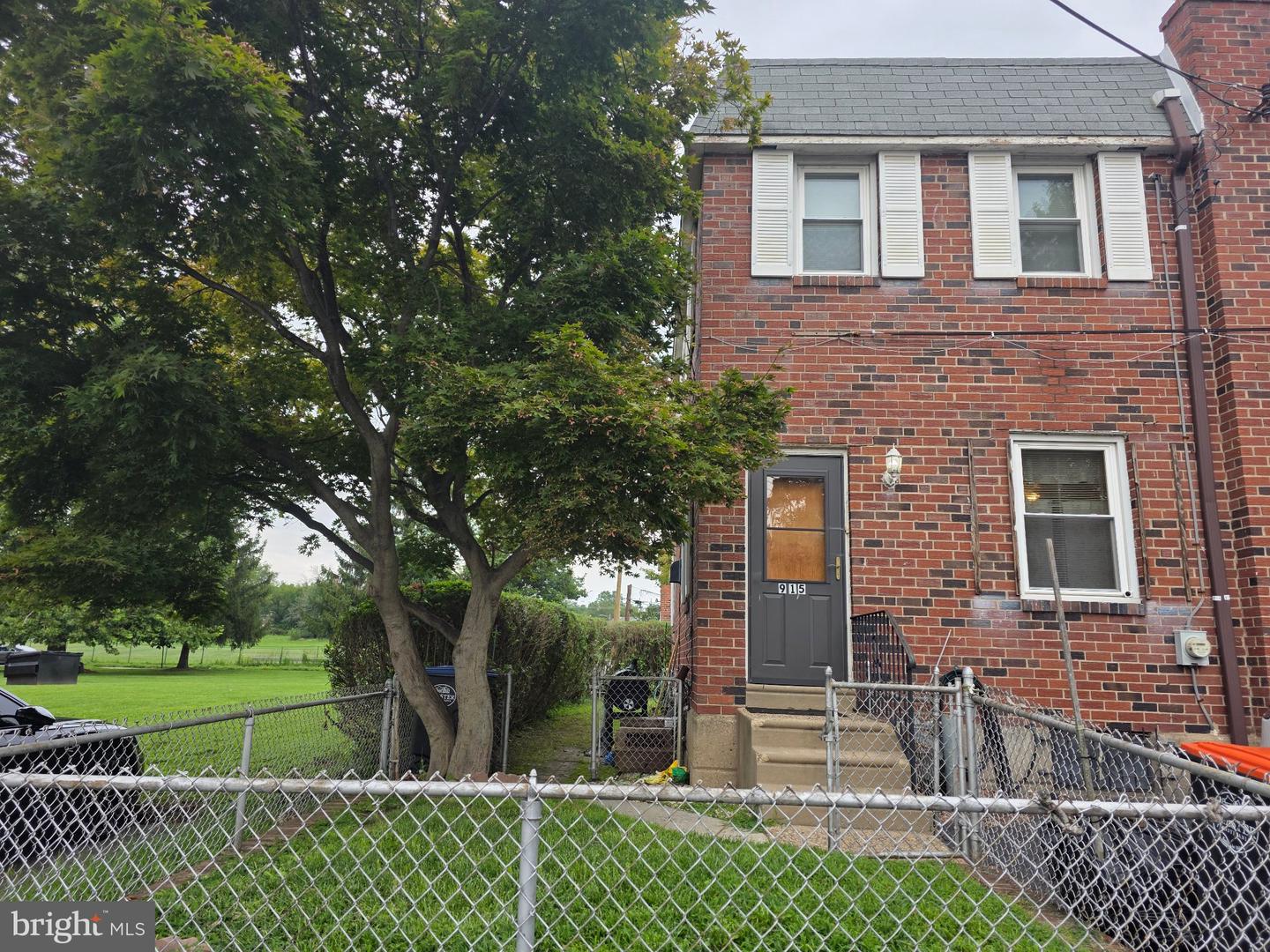 915 Lincoln Ter Property Photo 1