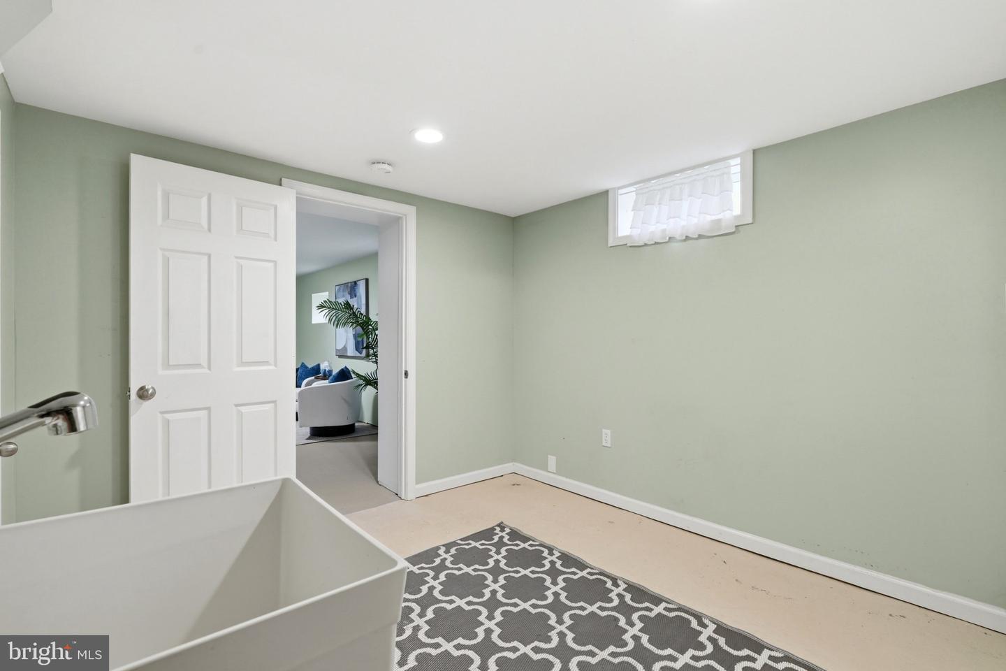 634 N Monroe St Property Photo 32