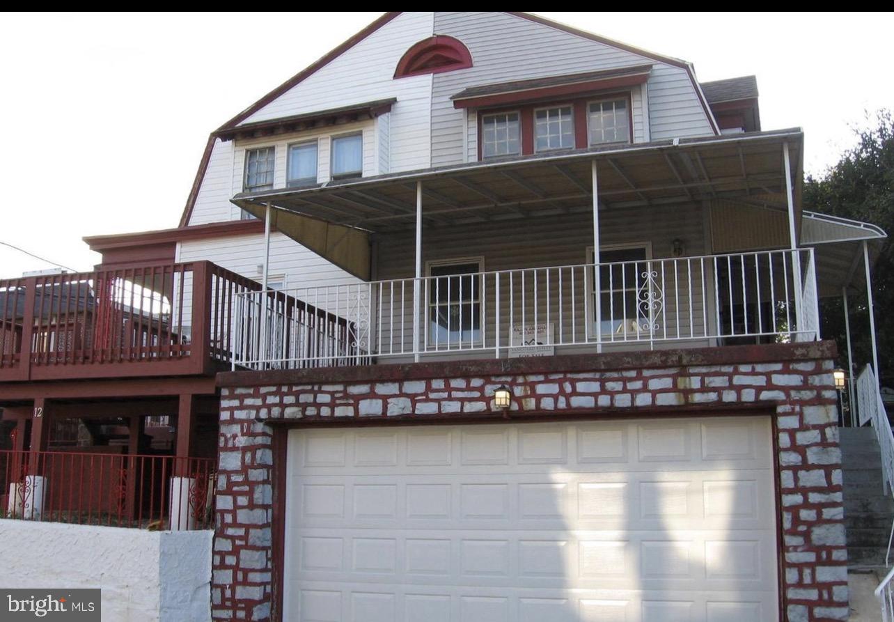 14 Park Ave Property Photo 2