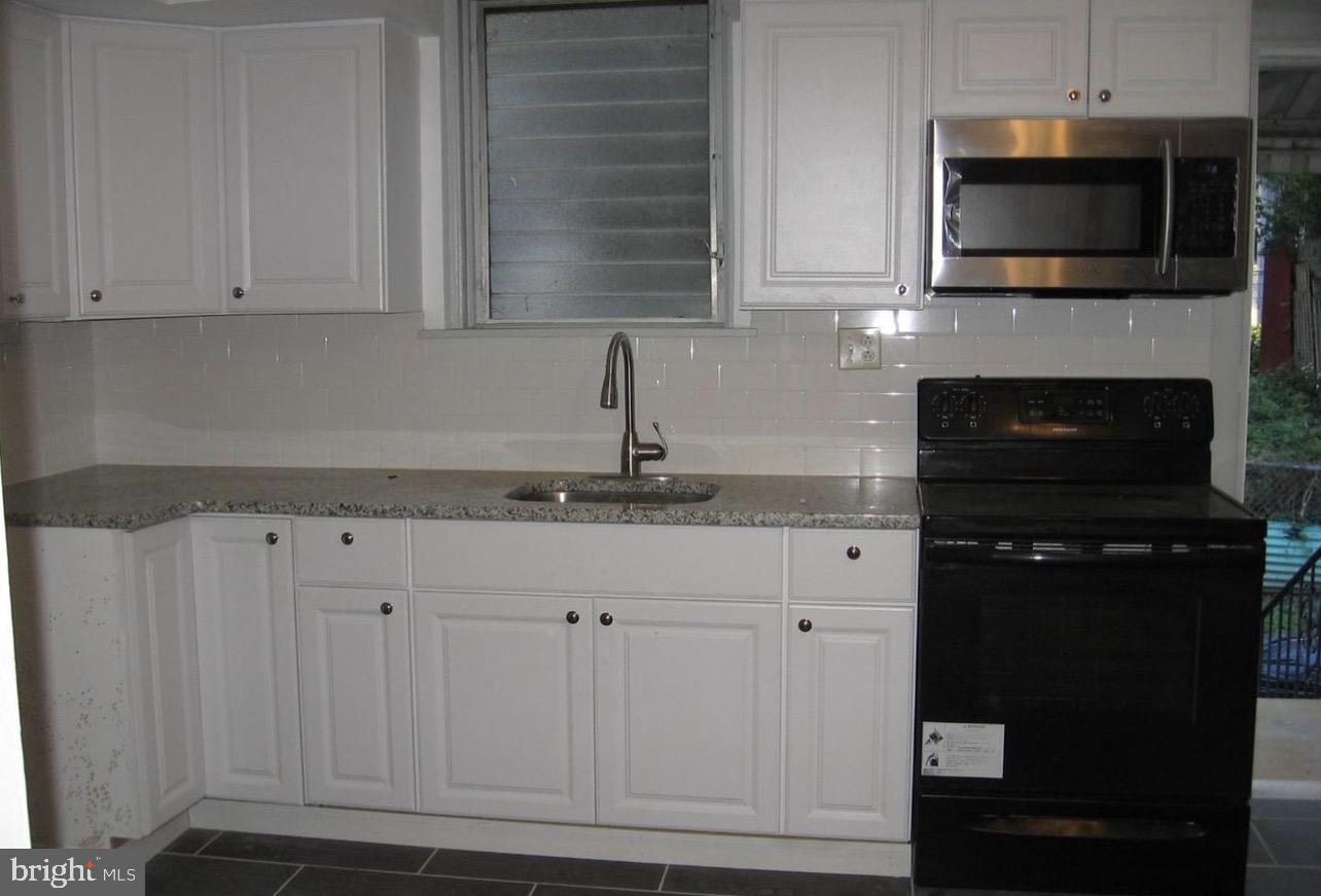 14 Park Ave Property Photo 3