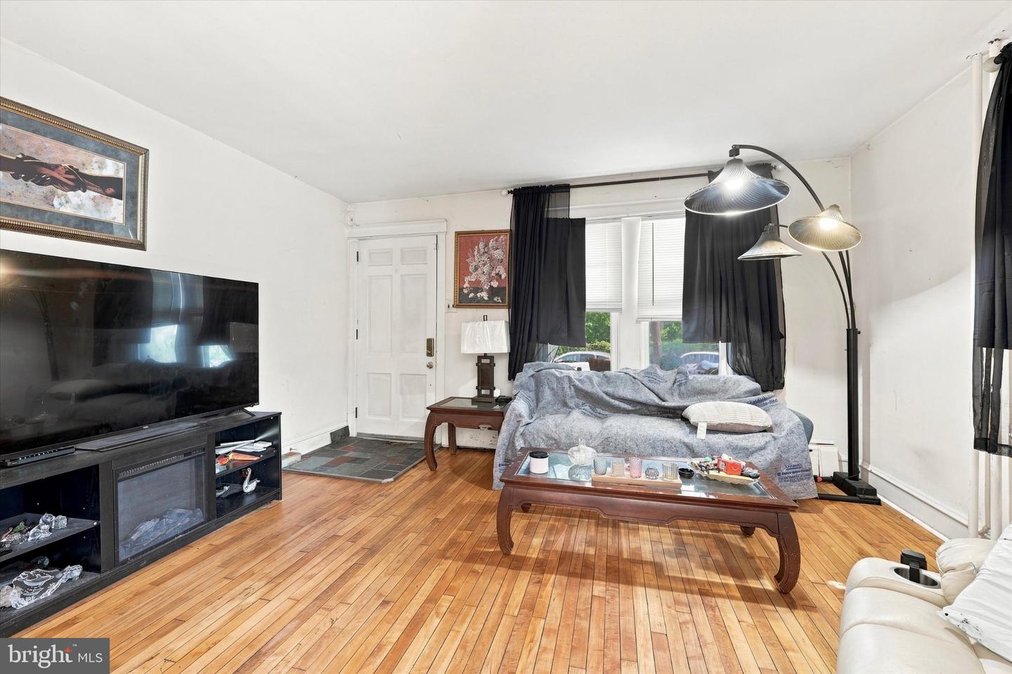 8512 Monroe St Property Photo 3