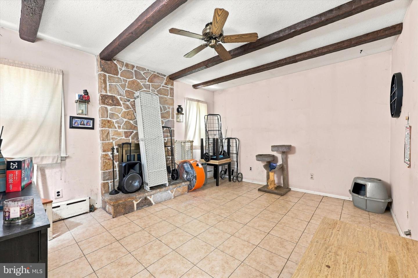 8512 Monroe St Property Photo 7