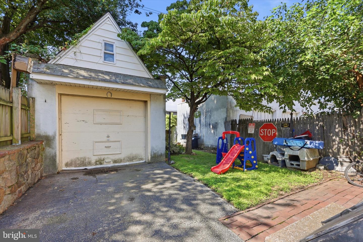 8512 Monroe St Property Photo 14