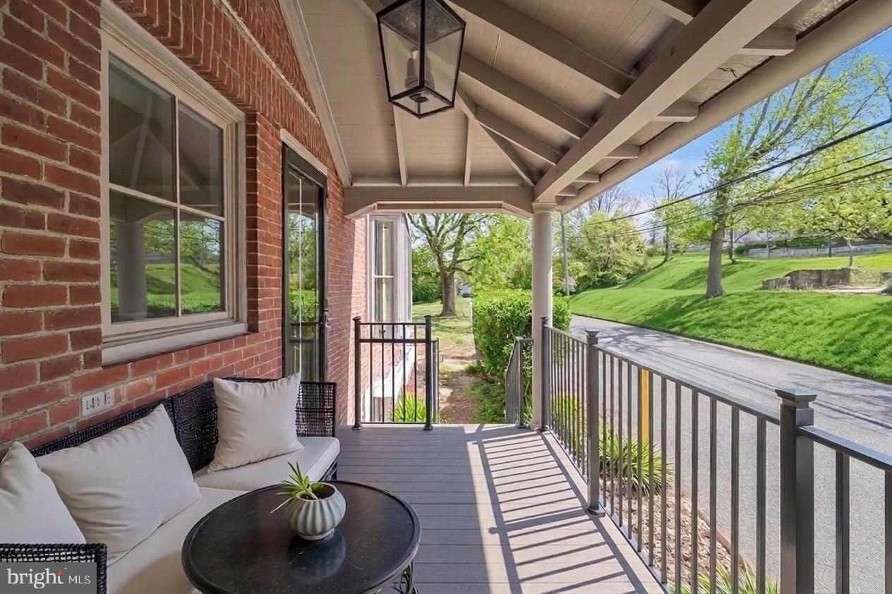 1 Pennsylvania Ave Property Photo 3