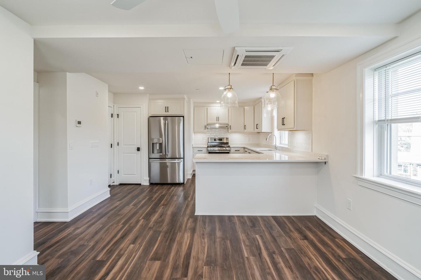1 Pennsylvania Ave Property Photo 9
