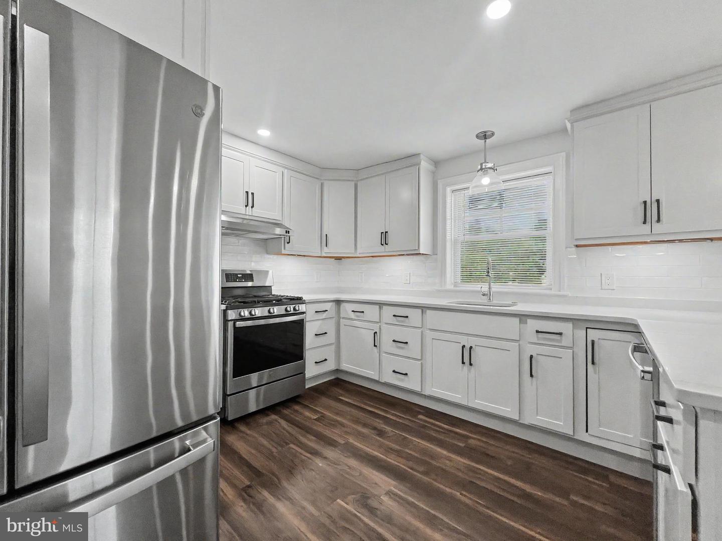 1 Pennsylvania Ave Property Photo 13