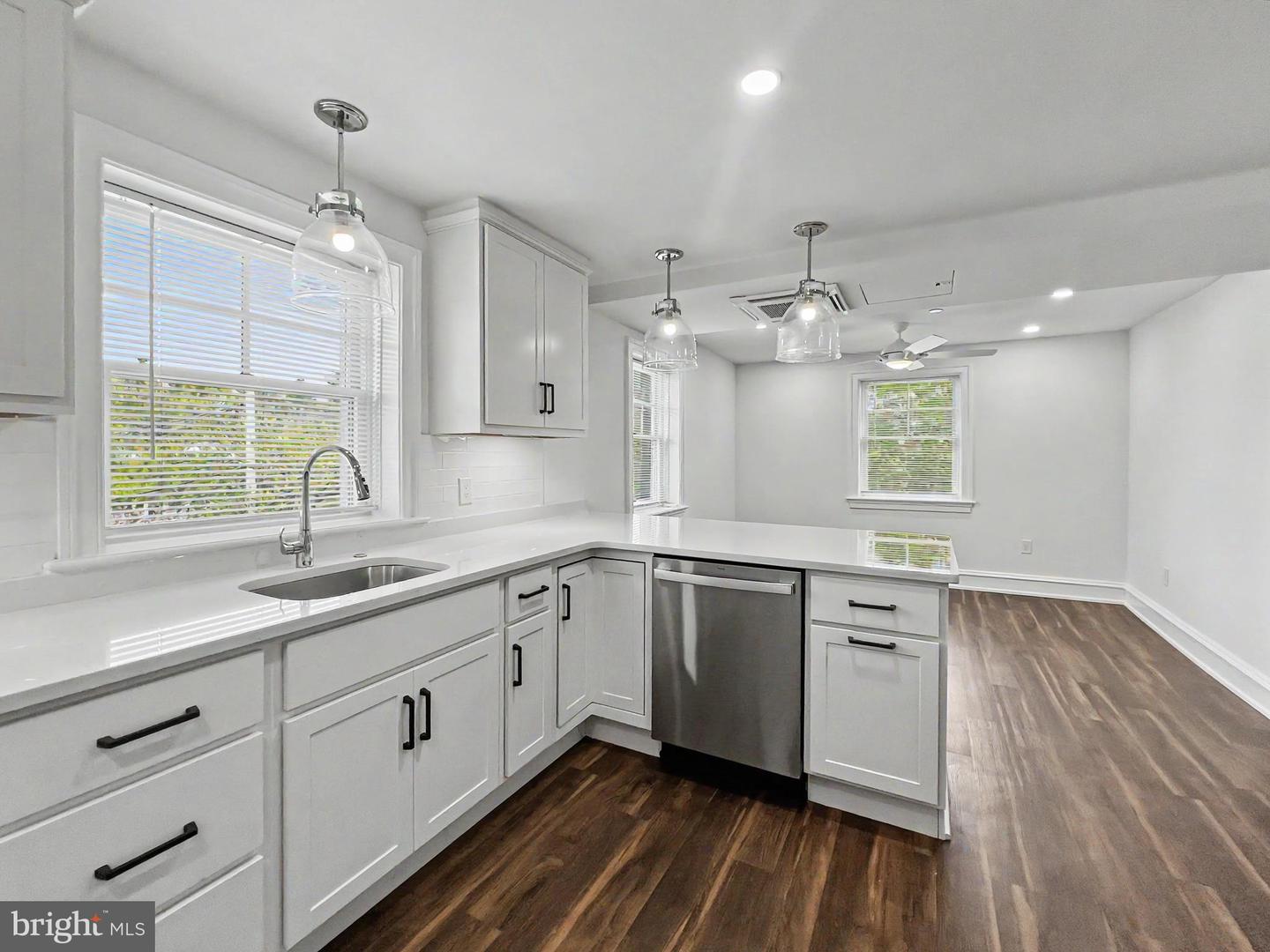 1 Pennsylvania Ave Property Photo 14