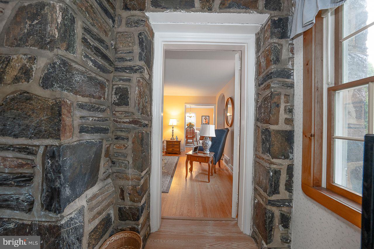 212 Brock Rd Property Photo 8