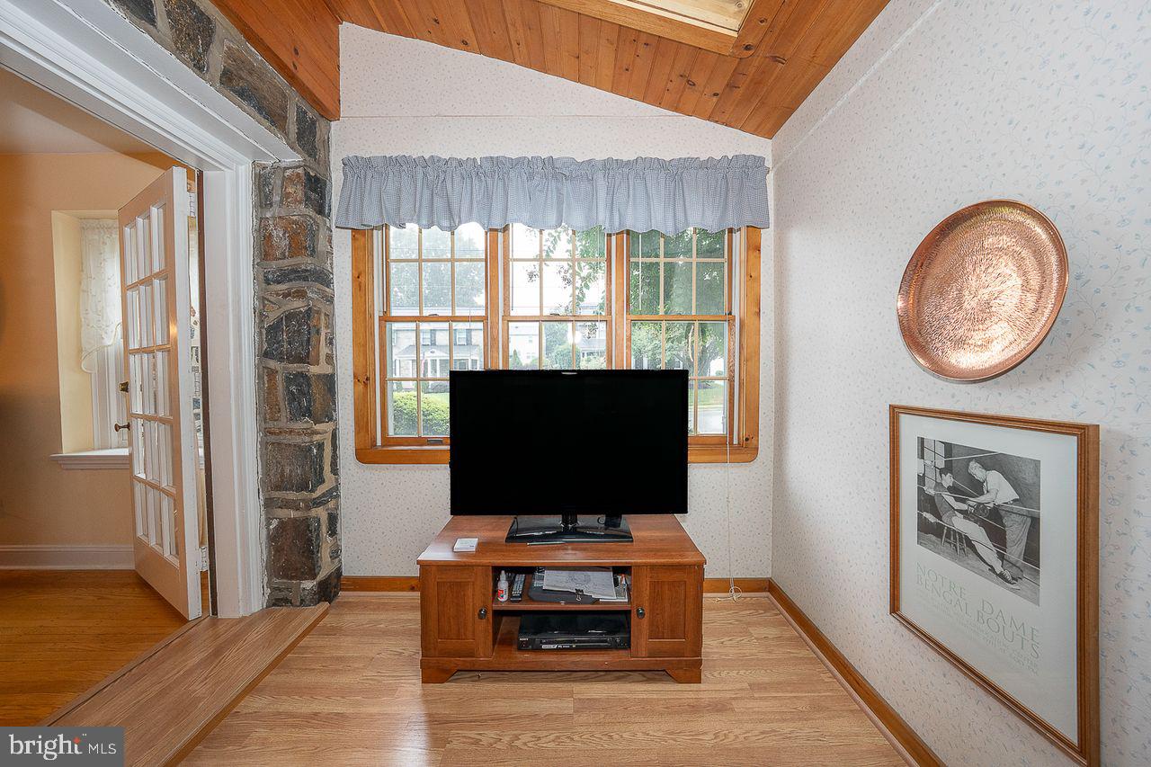 212 Brock Rd Property Photo 9