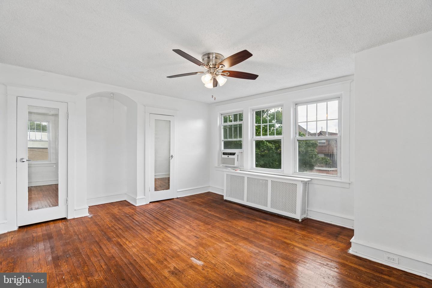 15 S Wycombe Ave Property Photo 8