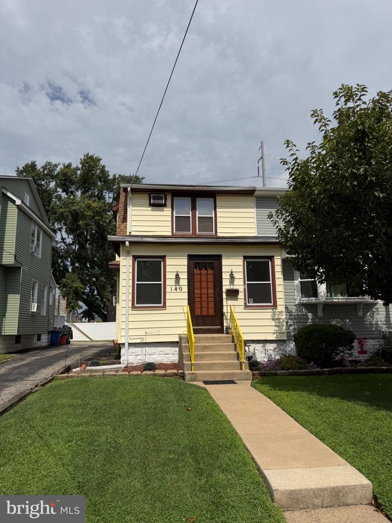 140 N Llanwellyn Ave #1 Property Photo 1
