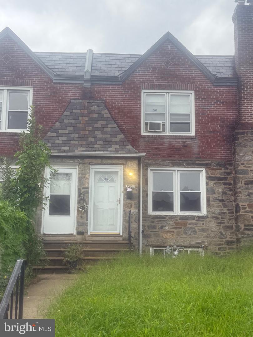 7249 Pine St Property Photo 1