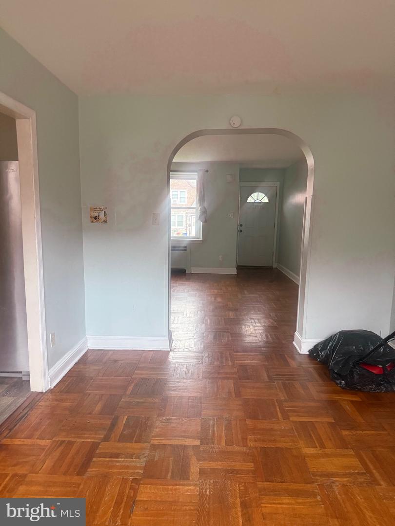 7249 Pine St Property Photo 6