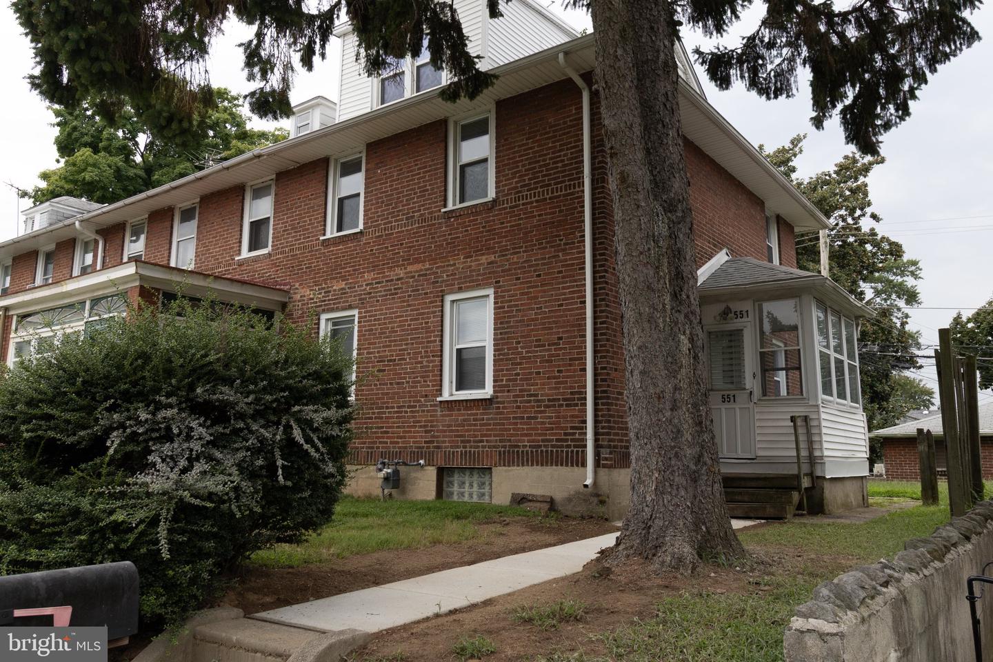 551 Jansen Ave Property Photo 1
