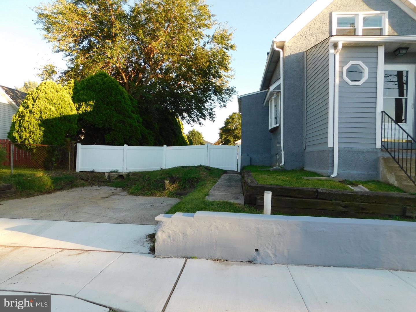 517 Johnson Ave Property Photo 4