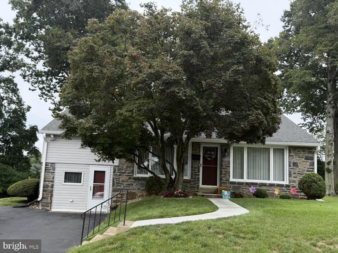 2243 Cambridge Rd Property Photo 1