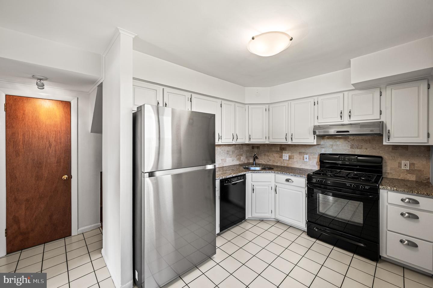 2243 Cambridge Rd Property Photo 10
