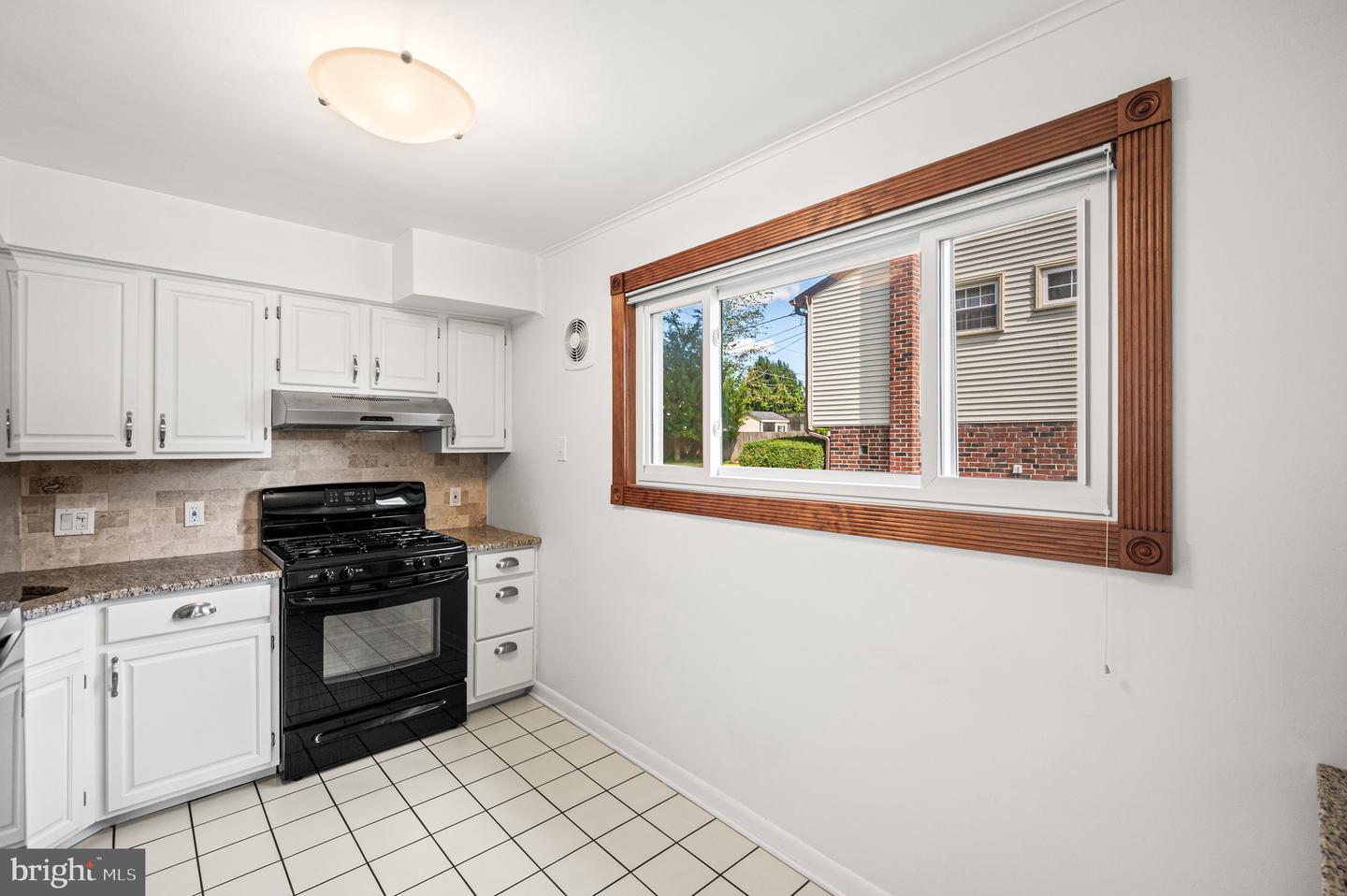 2243 Cambridge Rd Property Photo 12