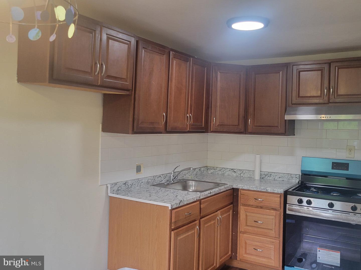 1022 Windsor Rd Property Photo 10