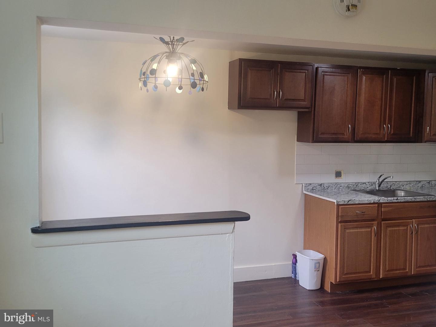 1022 Windsor Rd Property Photo 11