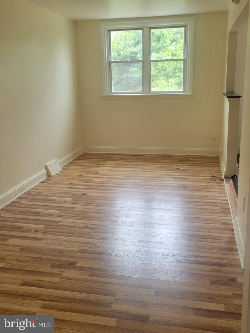 1022 Windsor Rd Property Photo 12