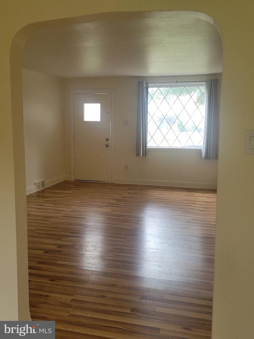 1022 Windsor Rd Property Photo 13