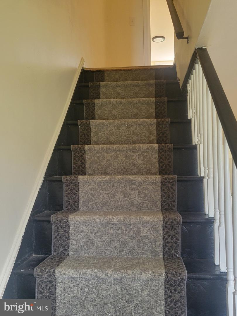 1022 Windsor Rd Property Photo 14