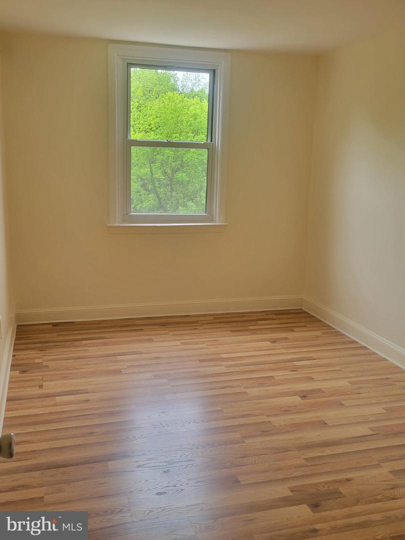 1022 Windsor Rd Property Photo 16