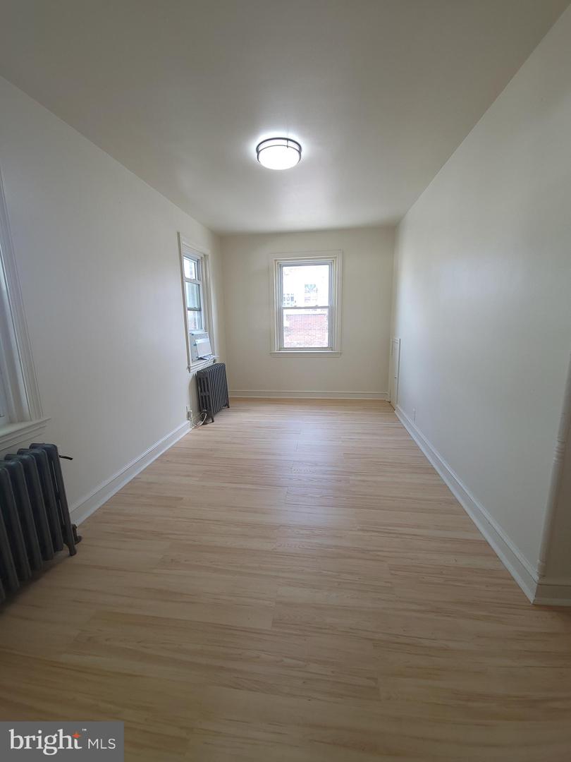 7 W Winona Ave #2 Property Photo 3