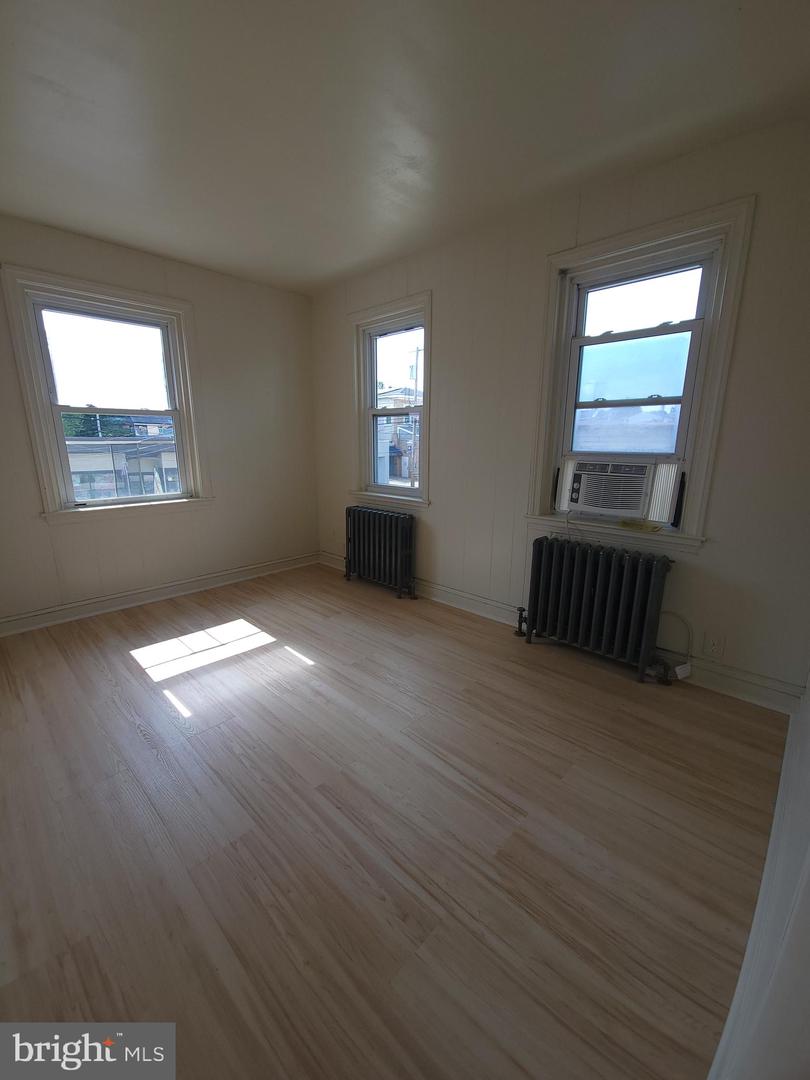 7 W Winona Ave #2 Property Photo 7