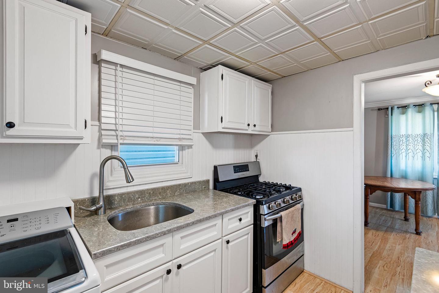 2338 Poe Rd Property Photo 8