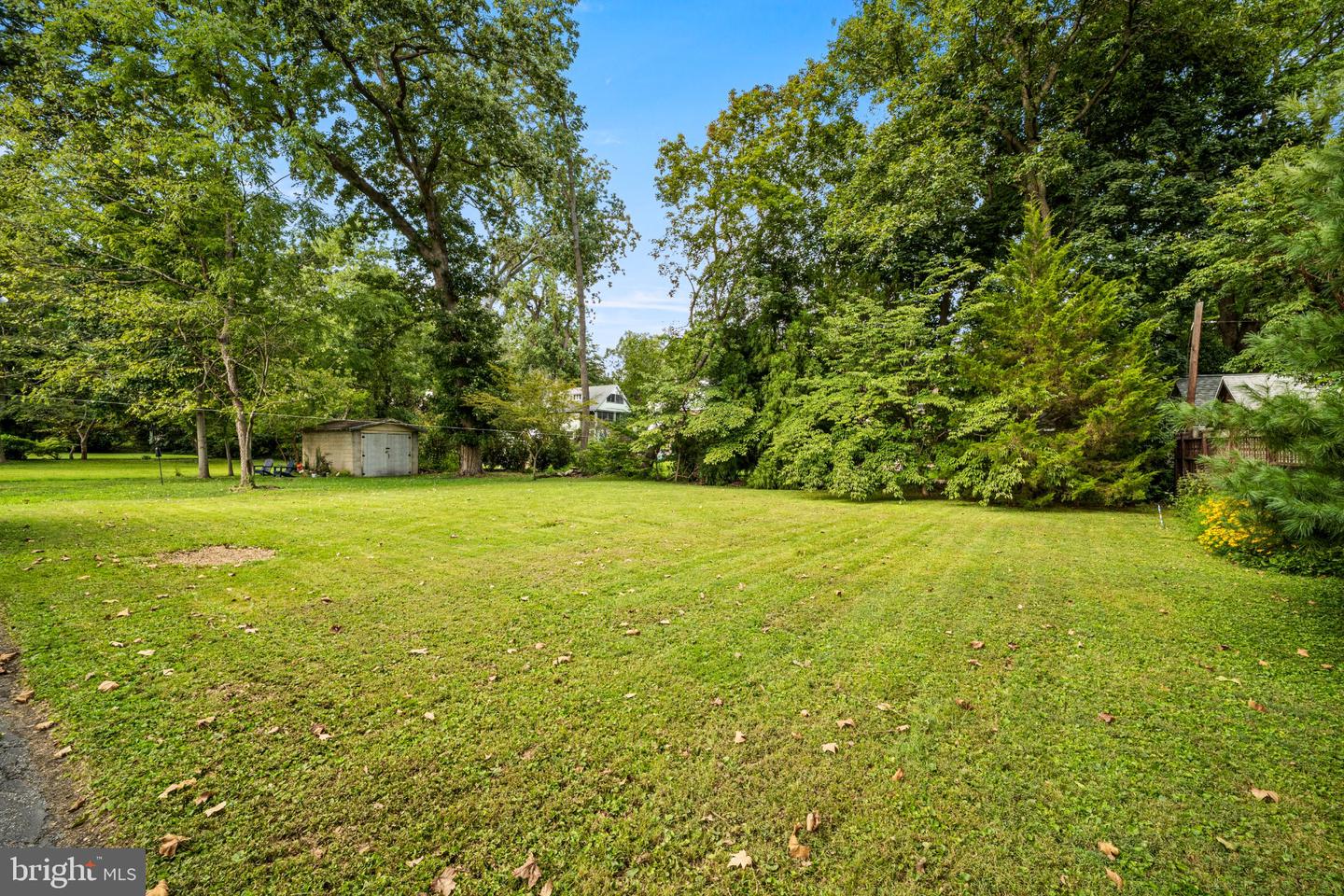 239 Kenyon Ave Property Photo 6
