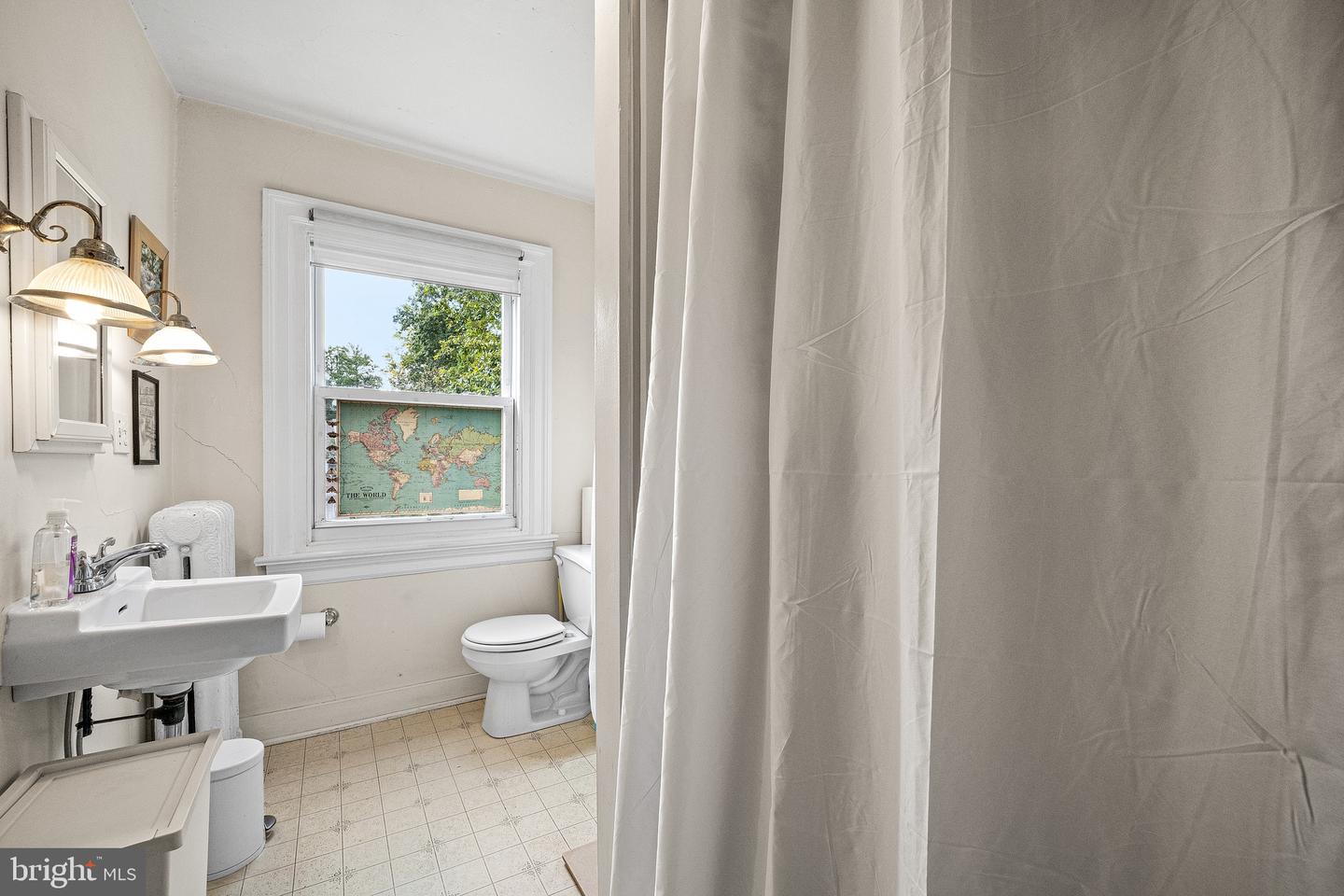 239 Kenyon Ave Property Photo 23