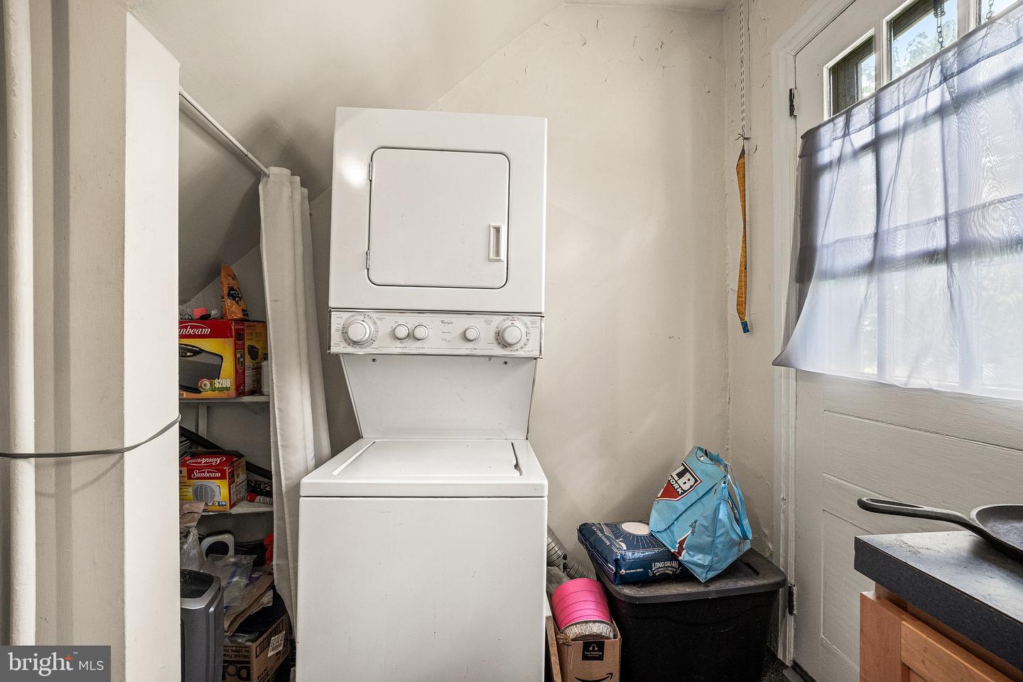 239 Kenyon Ave Property Photo 44