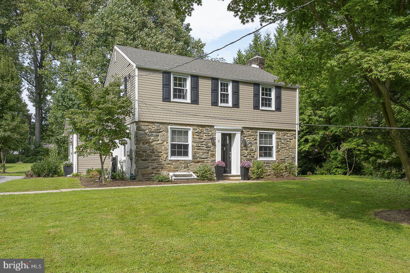5 Waterville Rd Property Photo 1