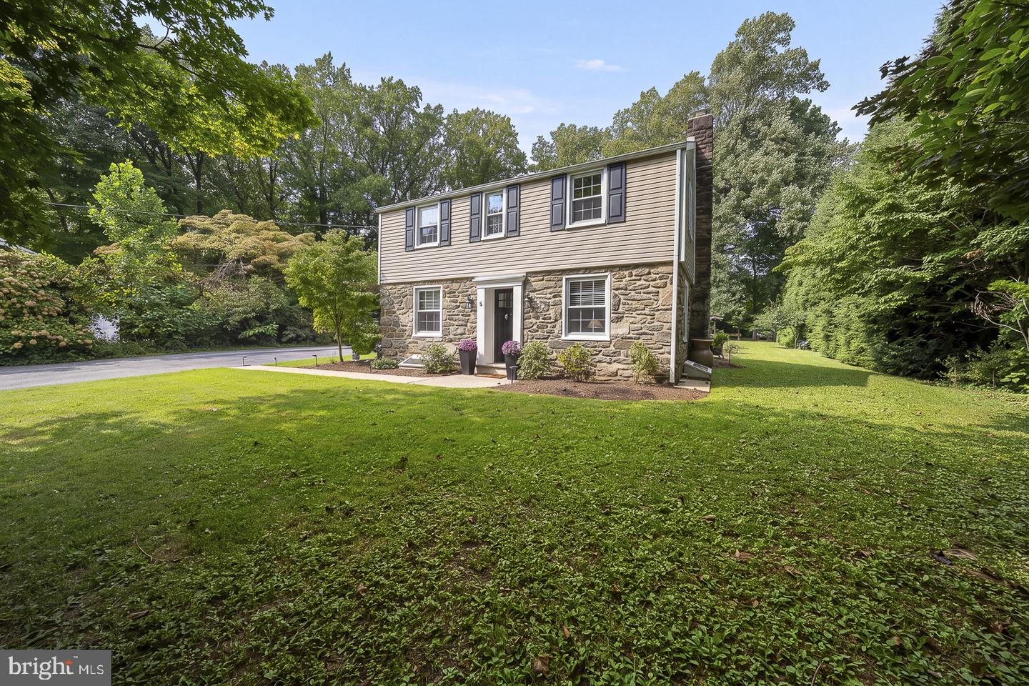 5 Waterville Rd Property Photo 2
