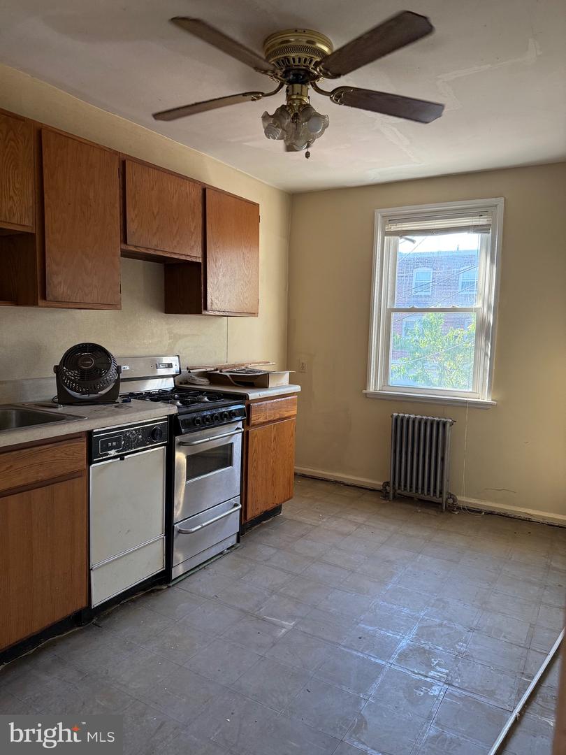 308 E Essex Ave Property Photo 4