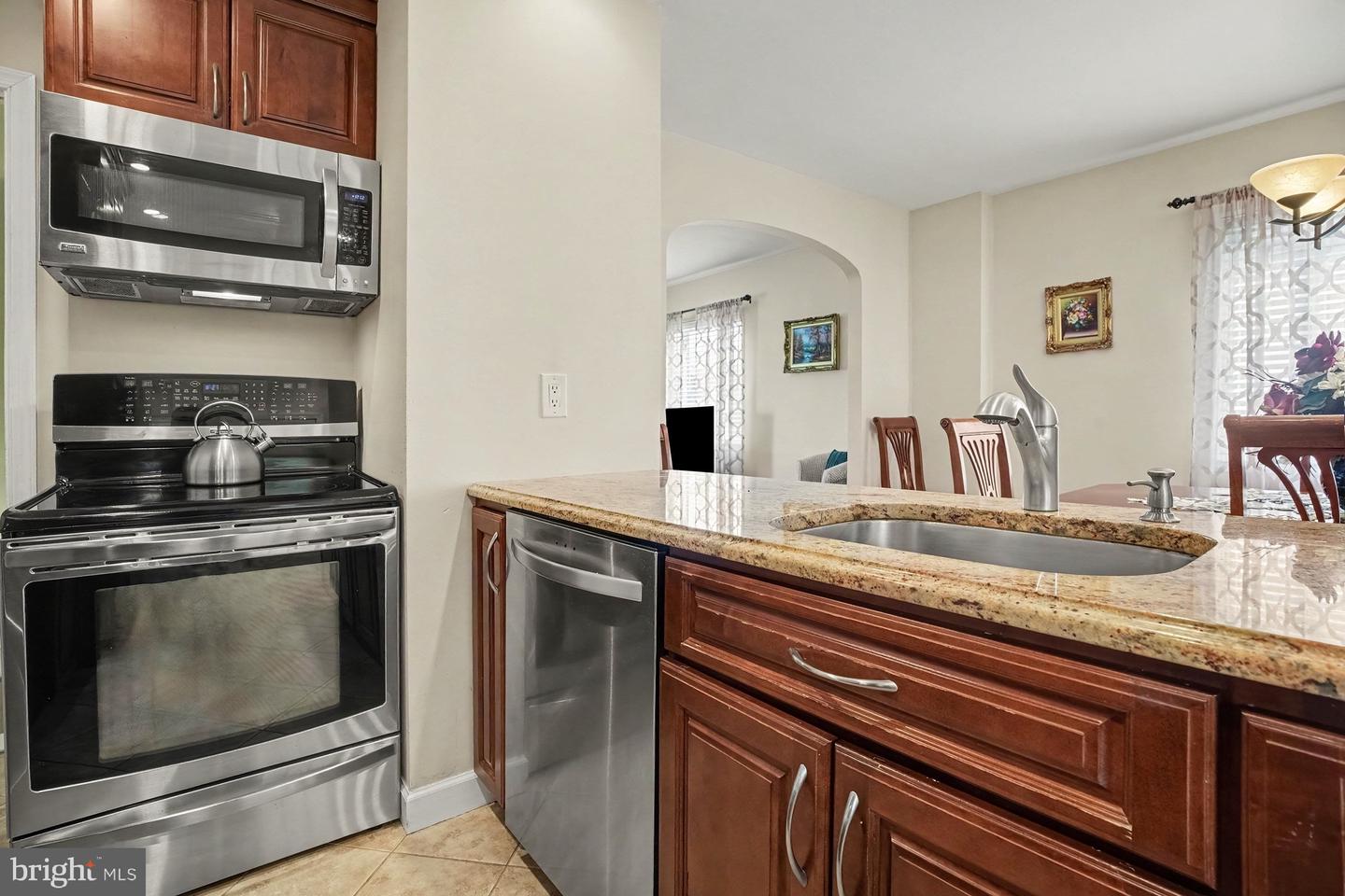 1116 Bryan St Property Photo 30