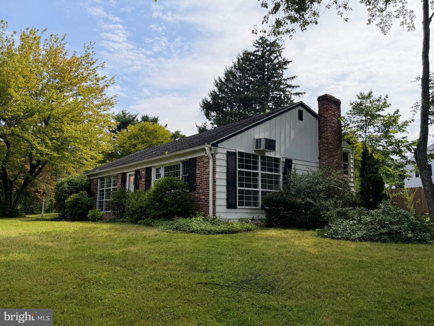 2 Harvard Dr Property Photo 2