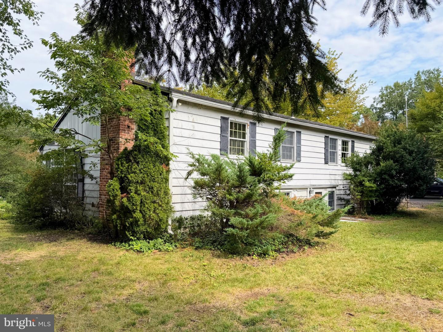 2 Harvard Dr Property Photo 3