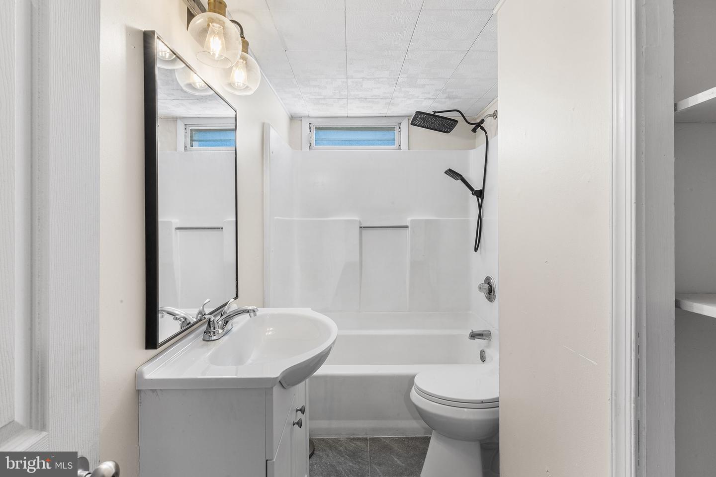 6 Convent Rd Property Photo 17